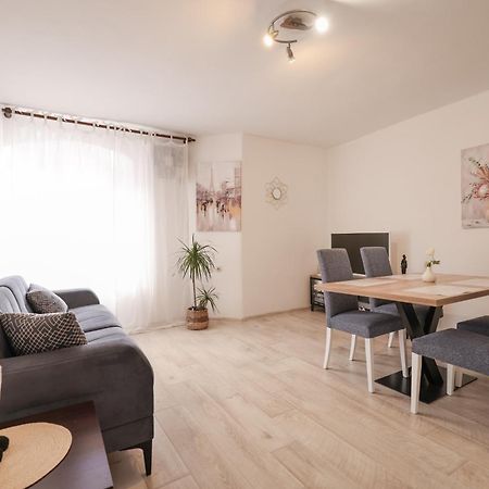 Viva - 2 Bedroom Apt In City Centar Zara Esterno foto