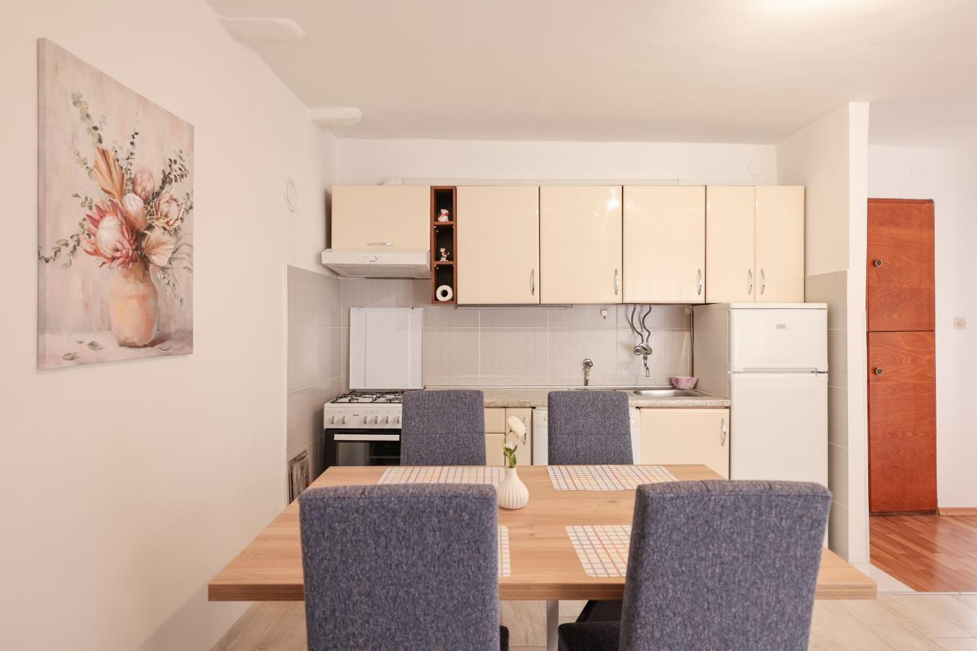 Viva - 2 Bedroom Apt In City Centar Zara Esterno foto