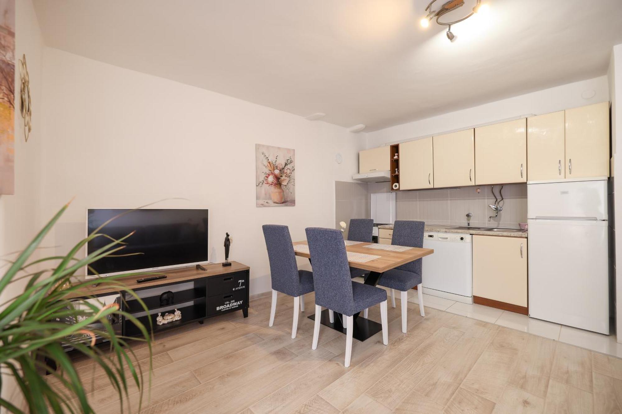 Viva - 2 Bedroom Apt In City Centar Zara Esterno foto