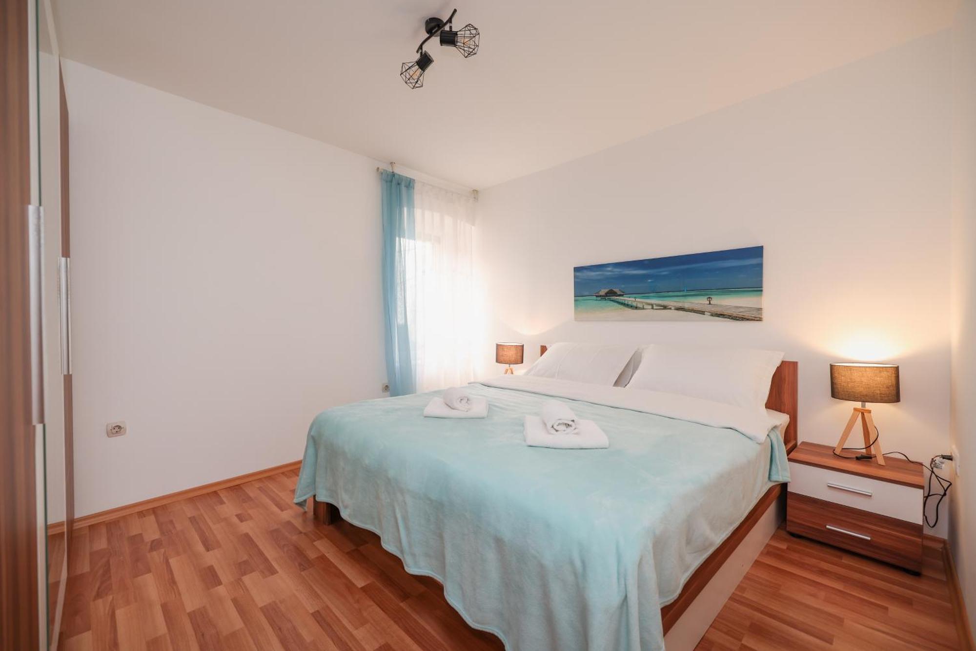 Viva - 2 Bedroom Apt In City Centar Zara Esterno foto