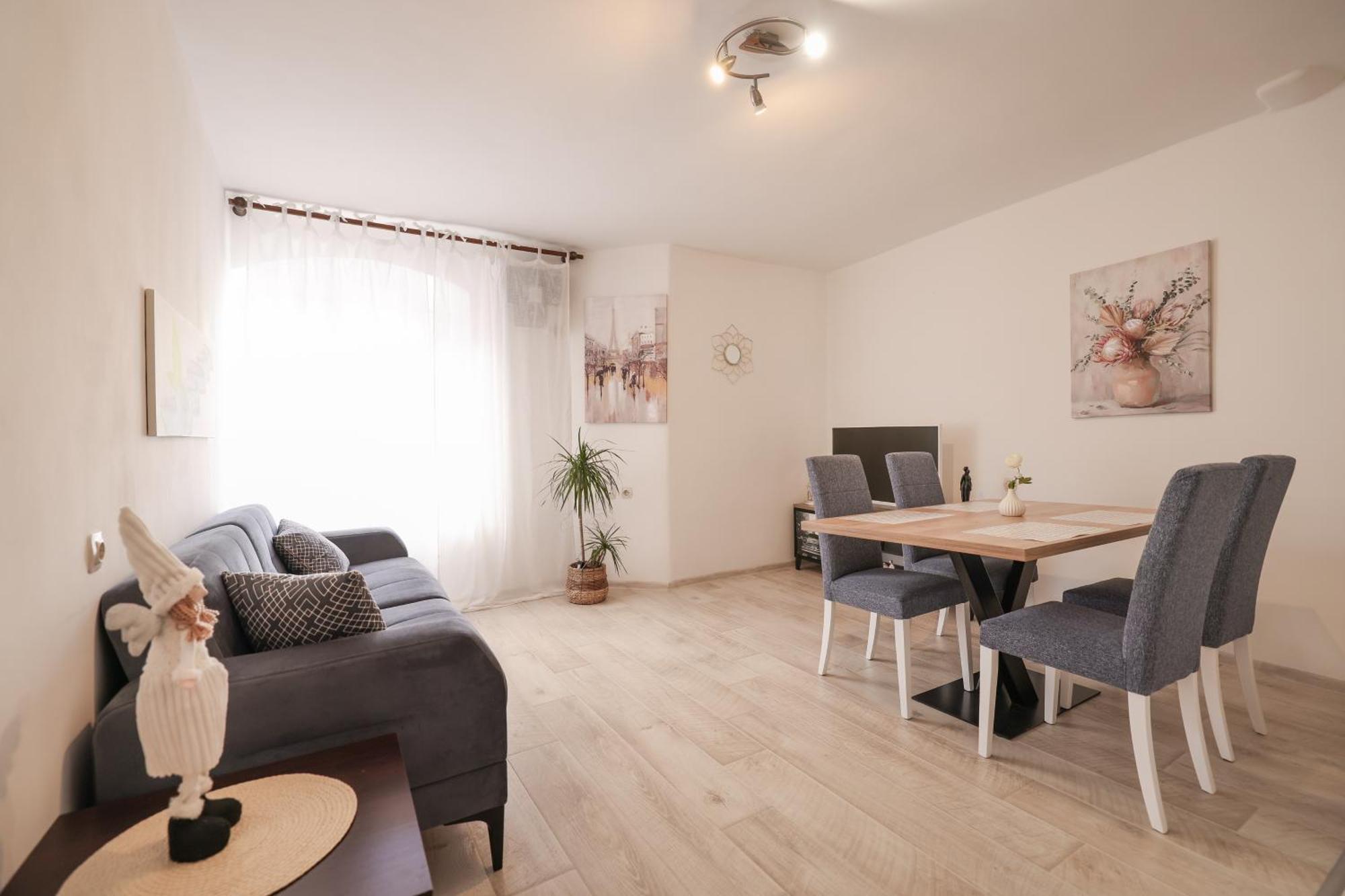 Viva - 2 Bedroom Apt In City Centar Zara Esterno foto