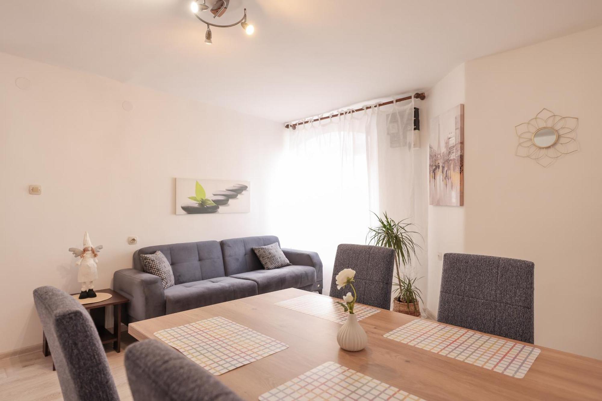 Viva - 2 Bedroom Apt In City Centar Zara Esterno foto